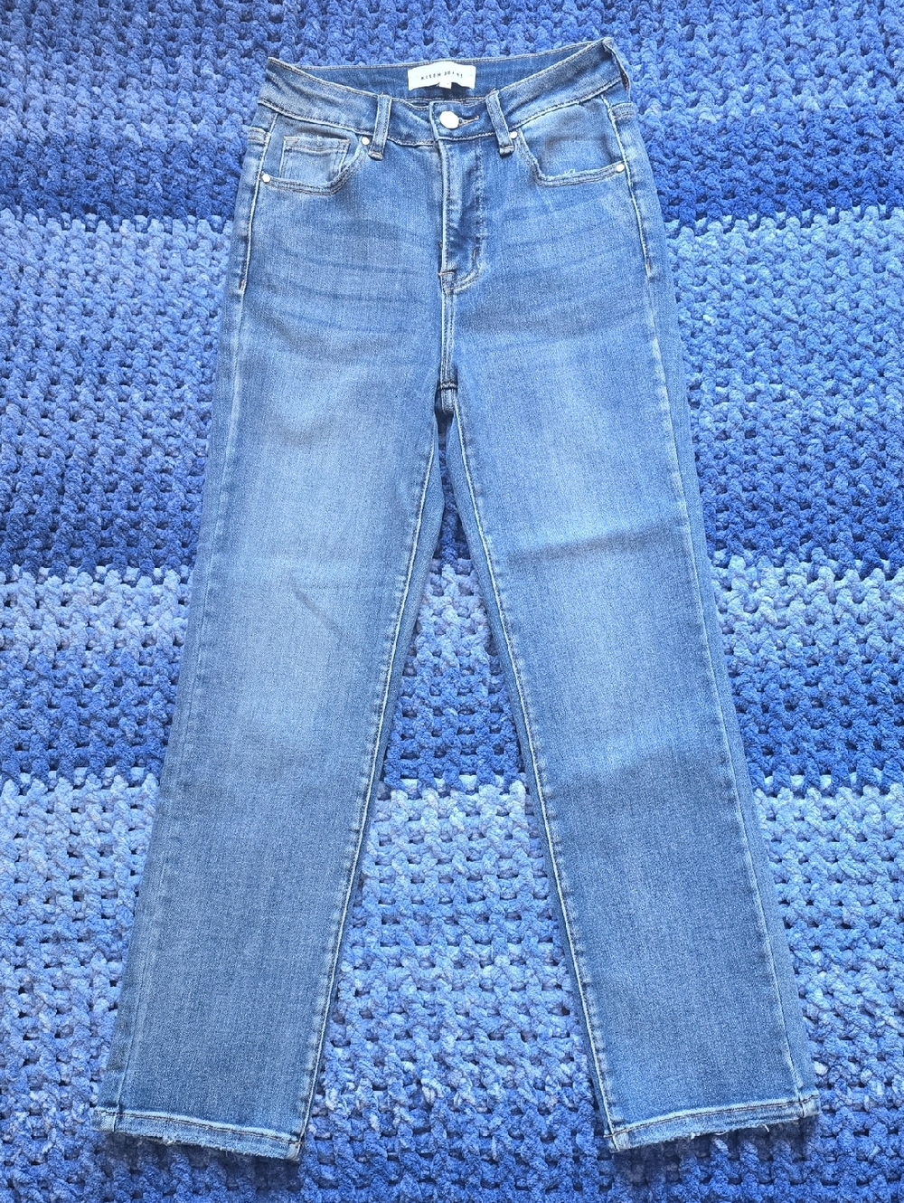 Risen High Rise Straight Leg Jeans | Social Threads | Size 25/1
